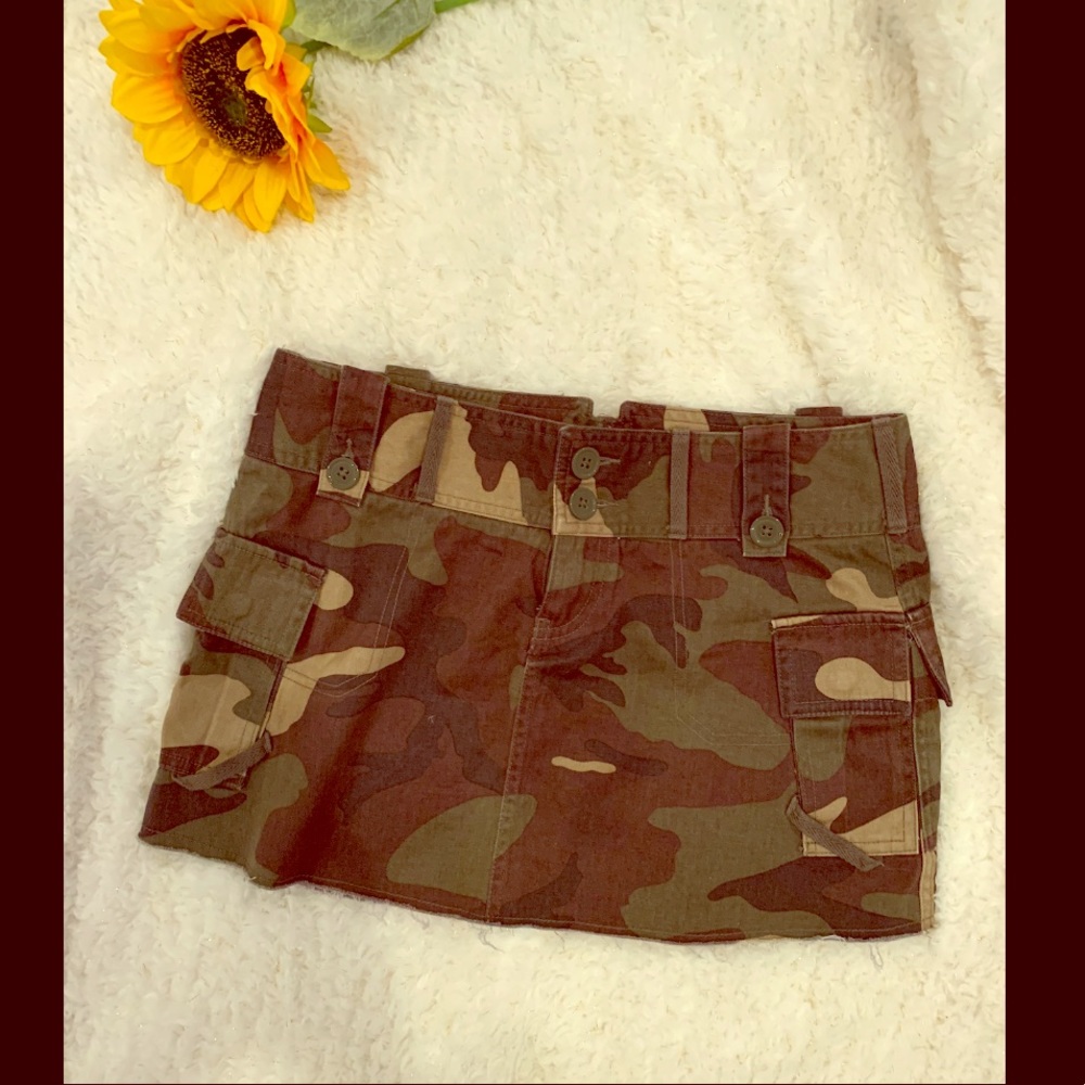 VS London Jean Camo Jean Skirt, Size 2, NEW